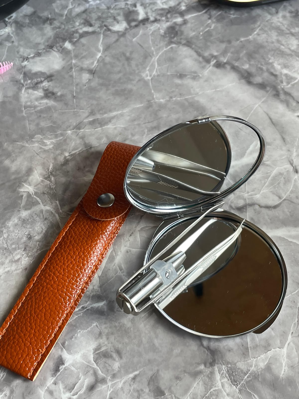 OhmyBrow Compact Beauty Mirror